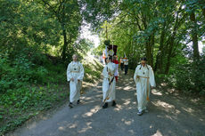 Festgottesdienst zum 1.000 Todestag des Heiligen Heimerads auf dem Hasunger Berg (Foto: Karl-Franz Thiede) Festgottesdienst zum 1.000 Todestag des Heiligen Heimerads auf dem Hasunger Berg (Foto: Karl-Franz Thiede)